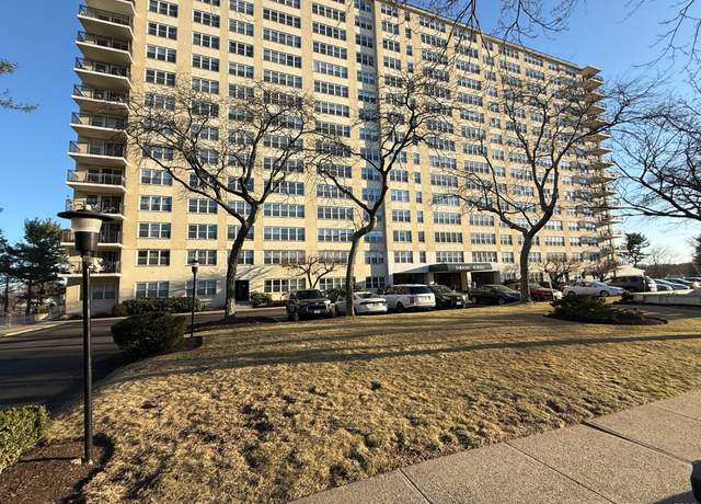 Property at 2625 Park Ave Ph A, Bridgeport, CT 06604, 1 bath