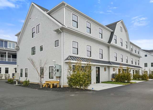 Property at 345 Reef Rd Unit C7, Fairfield, CT 06824, 4 beds, 4 baths