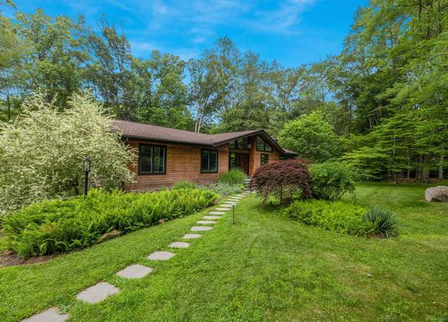 Property at 47 Chestnut Hill Rd, Stamford, CT 06903, 4 beds, 3 baths