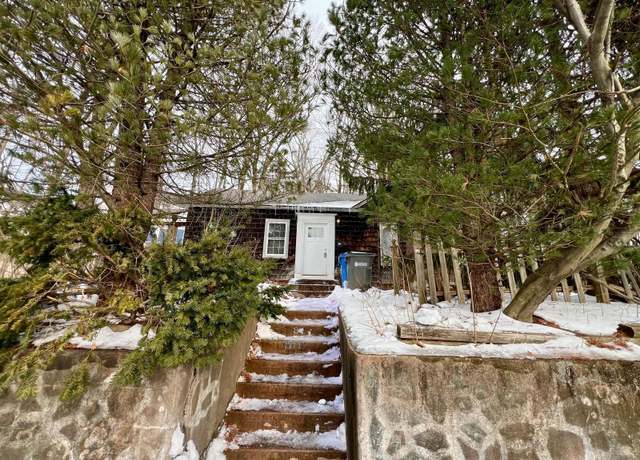 Property at 87 West St, Manchester, CT 06040, 2 beds, 1 bath