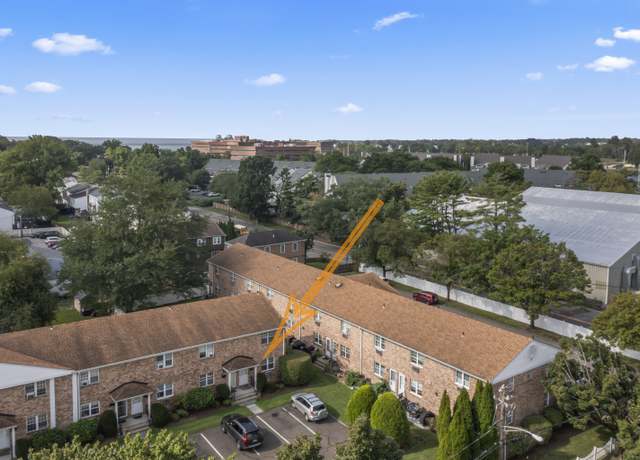 Property at 40 Lindstrom Rd #40, Stamford, CT 06902, 2 beds, 1.5 baths