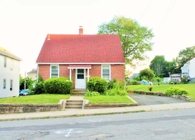 Property at 212 Platt St, Waterbury, CT 06704, 3 beds, 1.5 baths