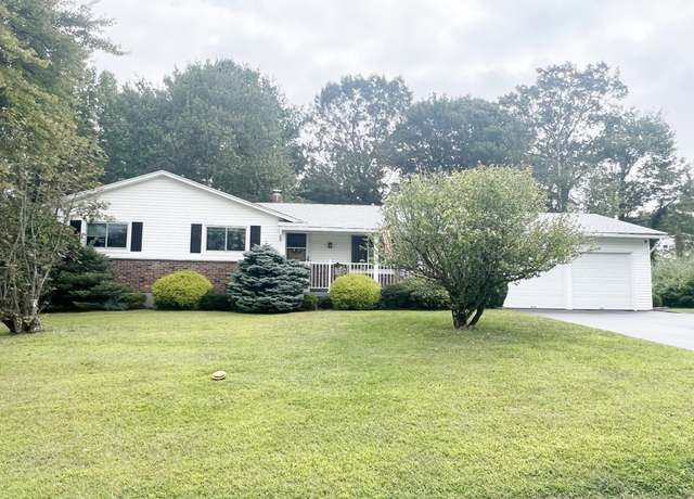 Property at 253 Edgewood Dr, Torrington, CT 06790, 3 beds, 2 baths