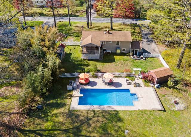 Property at 5 Woodlawn Dr, Bethel, CT 06801, 4 beds, 3 baths