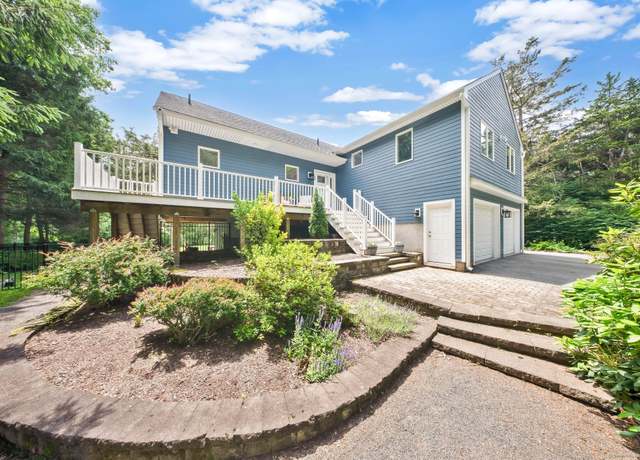 Property at 44 Dogwood Ln, Glastonbury, CT 06033, 3 beds, 2.5 baths