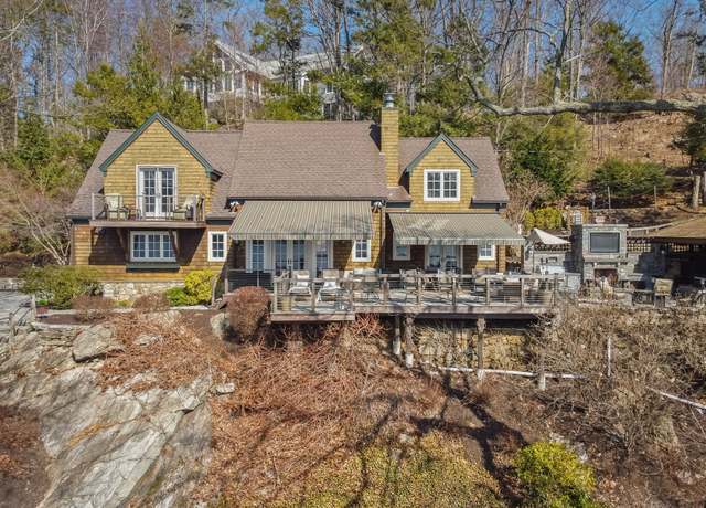 Property at 11 Driftwood Rd, Danbury, CT 06811, 3 beds, 3 baths