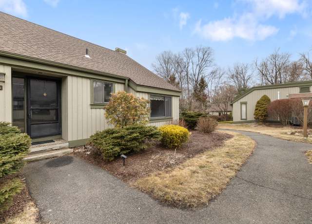 Property at 900 Heritage Vlg Unit B, Southbury, CT 06488, 1 bed, 1 bath