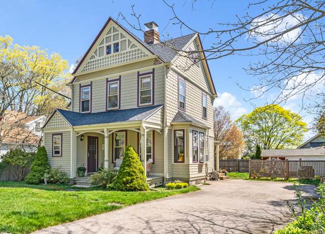 Property at 18 Elm St, Groton, CT 06355, 3 beds, 1.5 baths