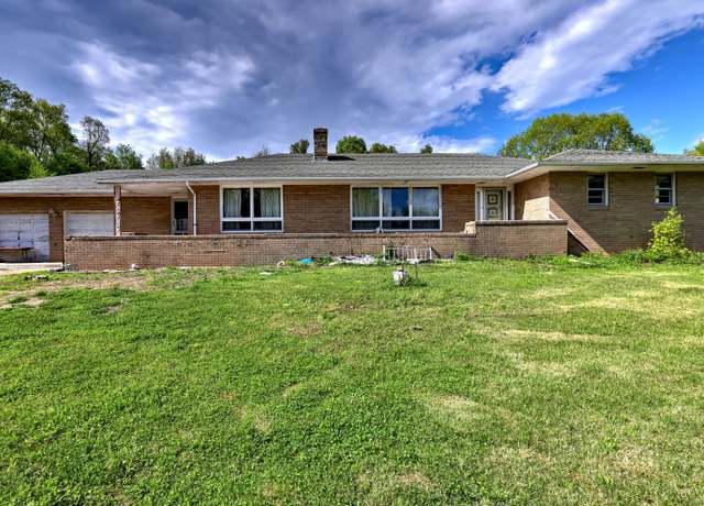 Property at 23 Pinesbridge Rd, Oxford, CT 06478, 3 beds, 2 baths