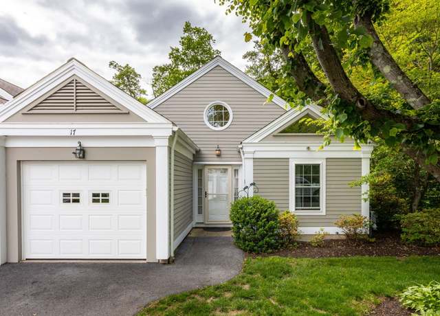 Property at 17 Saint George Pl #17, Newtown, CT 06482, 2 beds, 2 baths