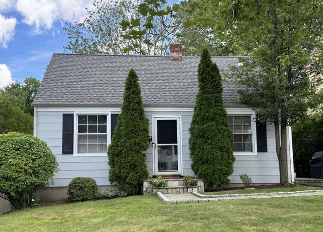 Property at 25 Birchwood Rd, Stamford, CT 06907, 2 beds, 1 bath