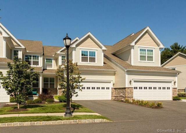 Property at 43 Ridgewood Dr #43, Middlebury, CT 06762, 3 beds, 2.5 baths