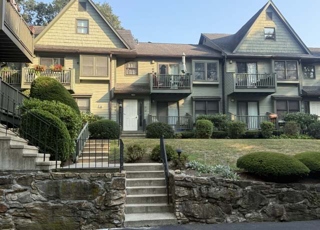 Property at 462 Glendale Ave #13, Bridgeport, CT 06606, 1 bed, 1 bath