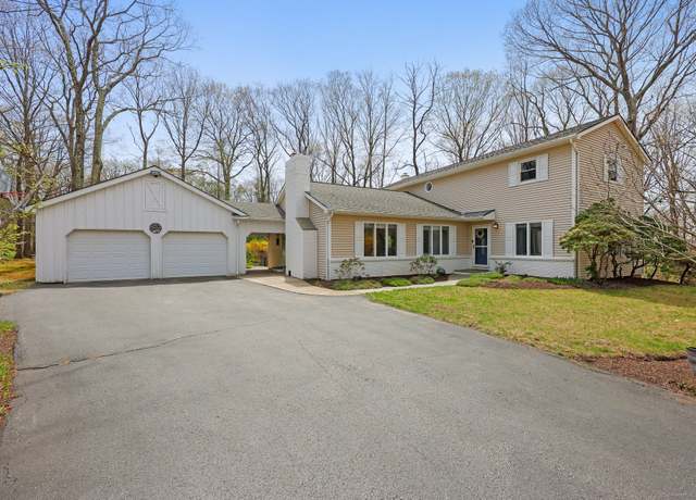 Property at 6 High View Ter, New Fairfield, CT 06812, 4 beds, 2.5 baths