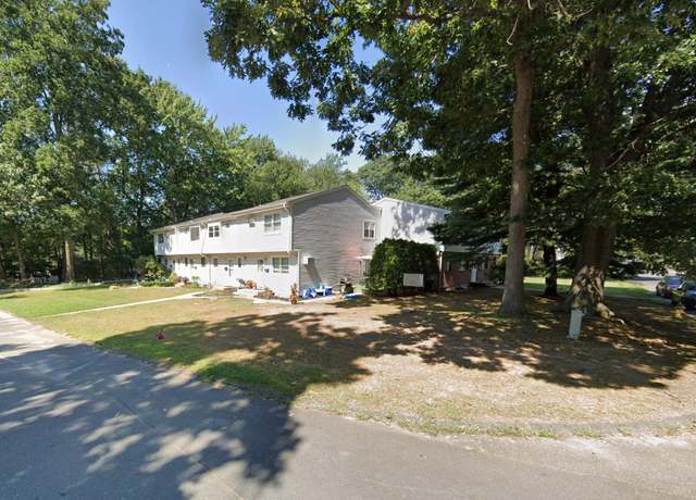 Property at 61 Bentwood Dr Apt 5, Waterbury, CT 06705, 2 beds, 1.5 baths