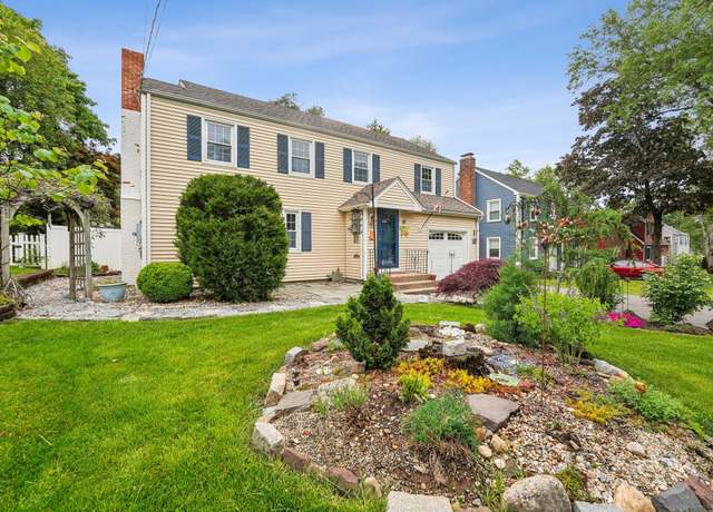 Property at 36 Bentwood Rd, West Hartford, CT 06107, 3 beds, 1.5 baths