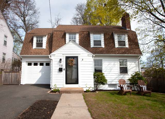 Property at 118 Keeney Ave, West Hartford, CT 06107, 3 beds, 1.5 baths