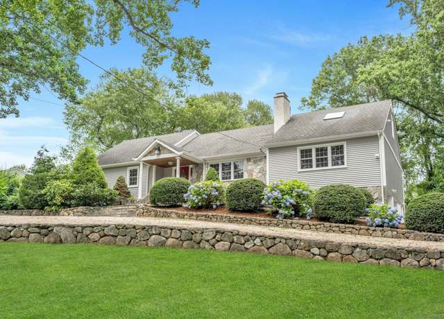 Property at 46 Bowman Dr, Greenwich, CT 06831, 5 beds, 3.5 baths