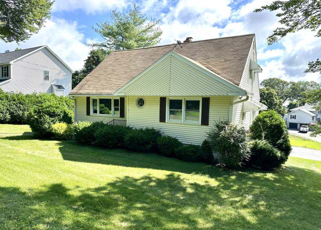 Property at 175 Coram Rd, Shelton, CT 06484, 3 beds, 2.5 baths