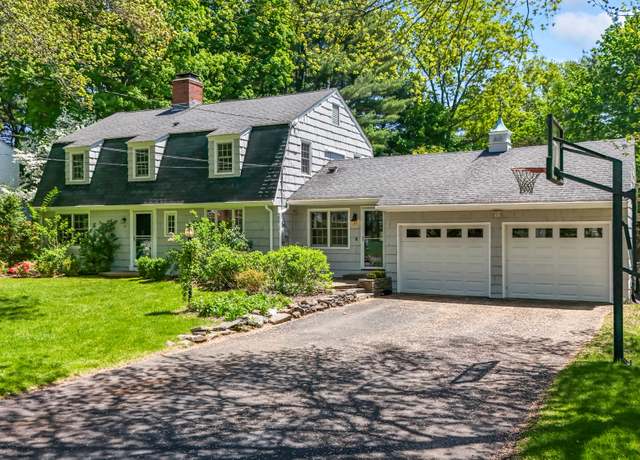Property at 37 Glenwood Rd, West Hartford, CT 06107, 5 beds, 3.5 baths