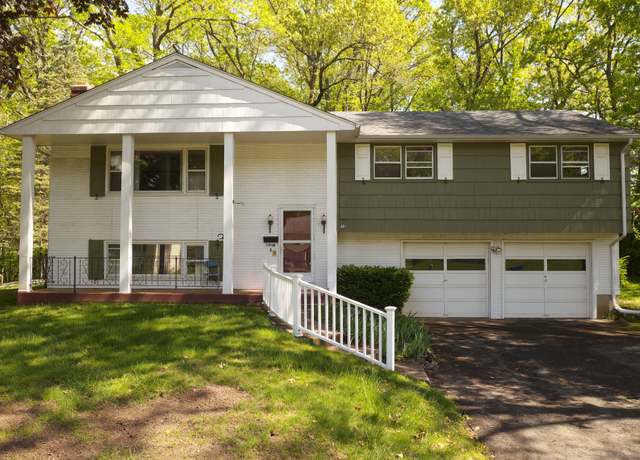 Property at 40 Greenfield Dr, South Windsor, CT 06074, 3 beds, 2.5 baths