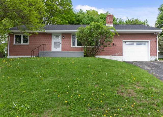 Property at 24 Manning St, New Fairfield, CT 06812, 2 beds, 1 bath
