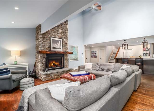 Property at 550 Barrack Hill Rd, Ridgefield, CT 06877, 4 beds, 5.5 baths