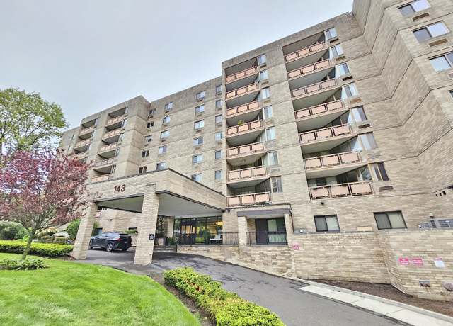 Property at 143 Hoyt St Apt 1F, Stamford, CT 06905, 2 beds, 2 baths