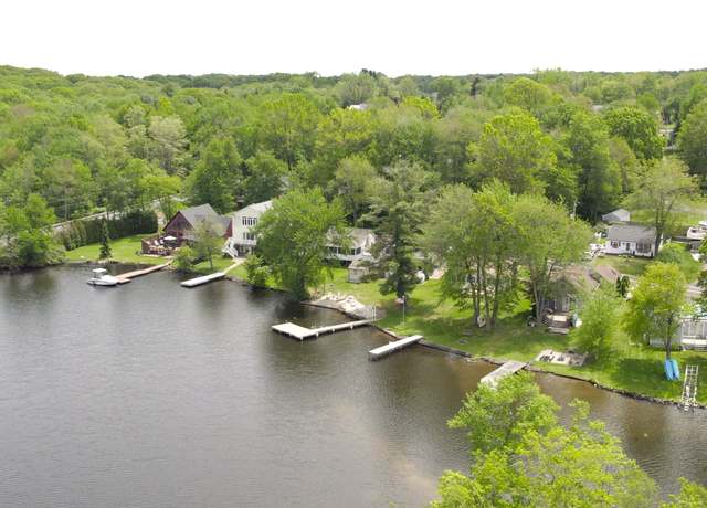 Property at 85 Averyll Ave, Wolcott, CT 06716, 2 beds, 2 baths