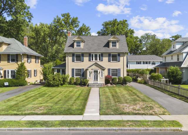 Property at 270 Fern St, West Hartford, CT 06119, 4 beds, 3.5 baths
