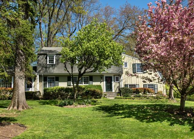 Property at 108 Colony Rd, Darien, CT 06820, 4 beds, 2.5 baths