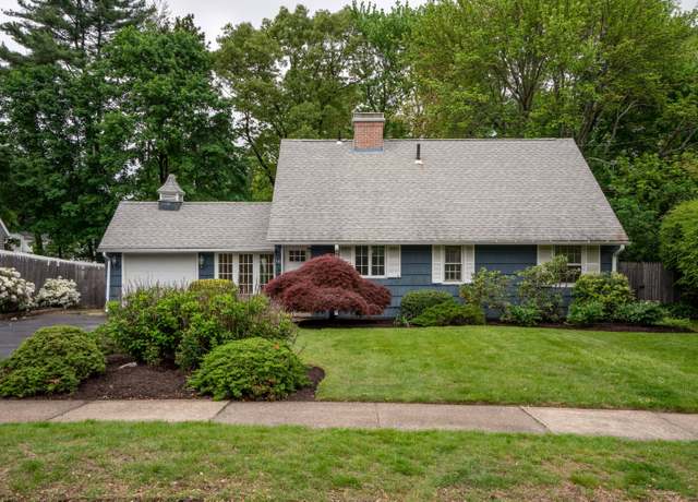 Property at 16 Fairfield Rd, West Hartford, CT 06117, 4 beds, 2.5 baths
