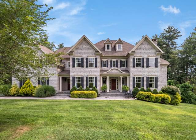 Property at 6 Wellesley Ct, Avon, CT 06001, 6 beds, 6 baths