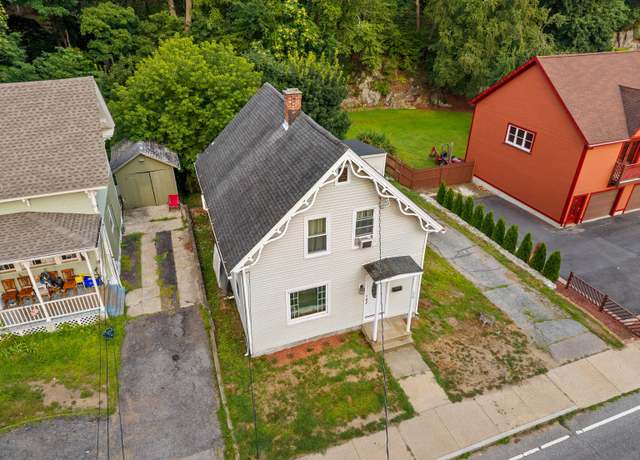 Property at 176 Laurel Hill Ave, Norwich, CT 06360, 3 beds, 1.5 baths
