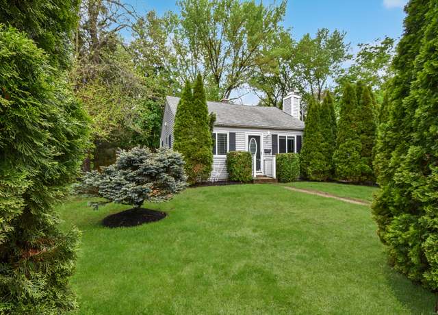 Property at 37 Naubuc Ave, East Hartford, CT 06118, 2 beds, 1 bath
