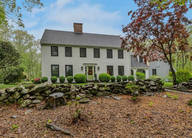 Property at 158 Mile Common Rd, Easton, CT 06612, 5 beds, 4.5 baths