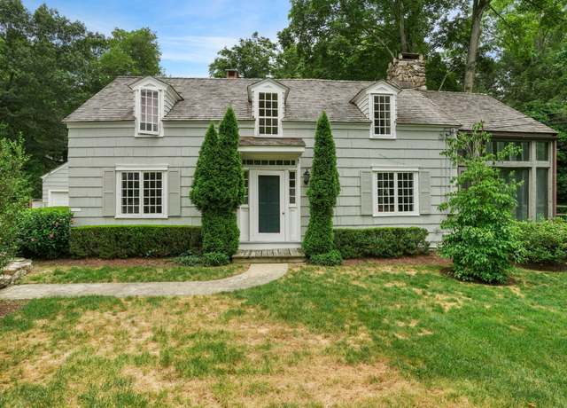 Property at 2 Old Kings Hwy, Norwalk, CT 06850, 2 beds, 3 baths