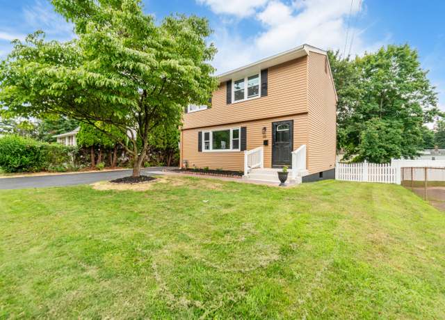 Property at 226 Hilliard St, Manchester, CT 06042, 3 beds, 1.5 baths