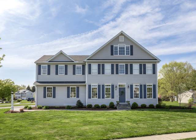 Property at 5 Dana Blvd, Wallingford, CT 06492, 4 beds, 2.5 baths