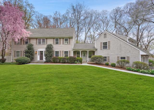 Property at 27 Easthill Rd, Stamford, CT 06903, 4 beds, 4 baths