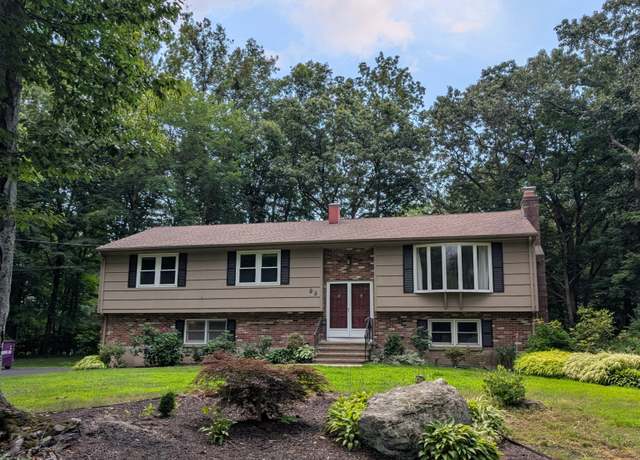 Property at 95 Laurelbrook Dr, Guilford, CT 06437, 3 beds, 2.5 baths