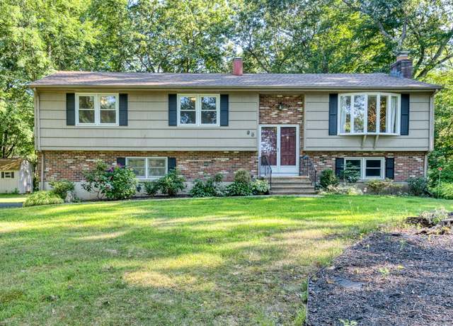 Property at 95 Laurelbrook Dr, Guilford, CT 06437, 3 beds, 2.5 baths