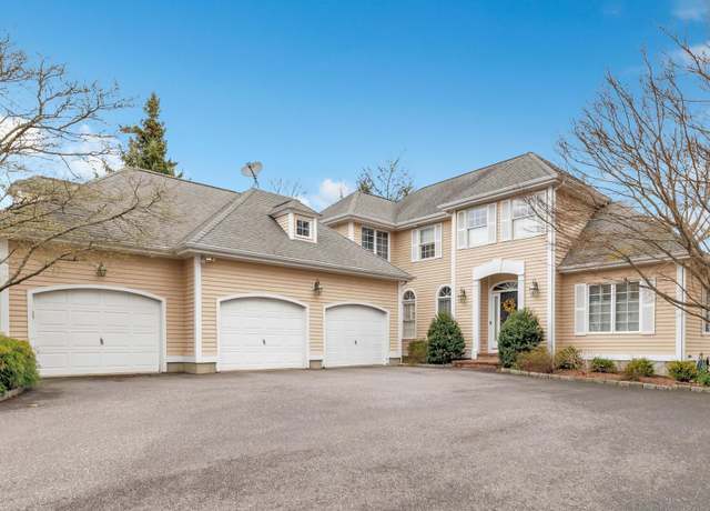 Property at 500 Cutspring Rd, Stratford, CT 06614, 3 beds, 3.5 baths