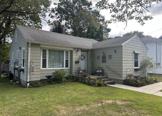 Property at 112 Delaware Ave, Waterbury, CT 06708, 2 beds, 1 bath