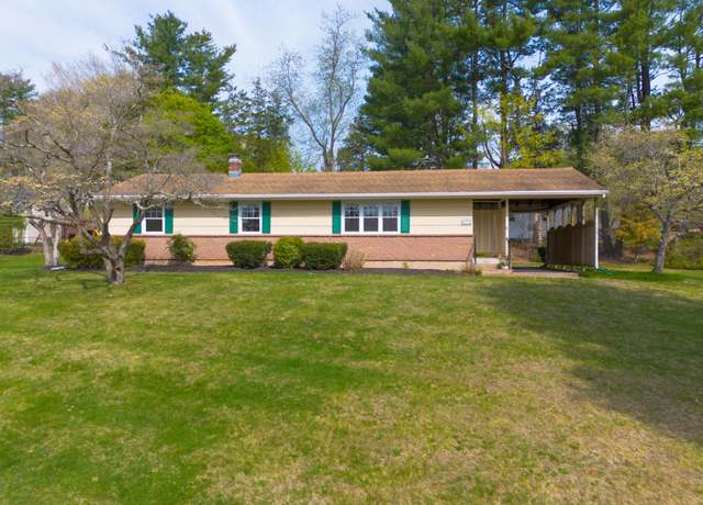 Property at 3 Ridgecrest Rd, Wallingford, CT 06492, 3 beds, 2 baths