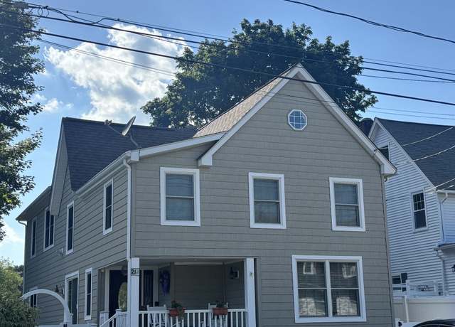 Property at 21 Prospect Ave, East Lyme, CT 06357, 4 beds, 2.5 baths