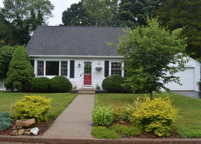 Property at 8 Deborah St, Waterford, CT 06385, 3 beds, 2 baths