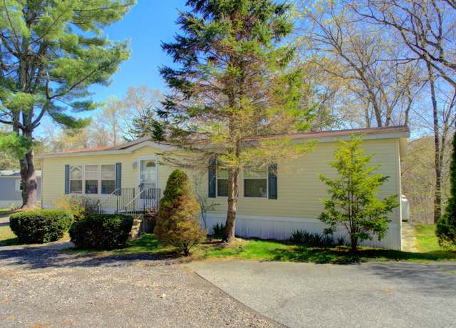 Property at 296A Oxoboxo Dam Rd, Montville, CT 06370, 2 beds, 2 baths