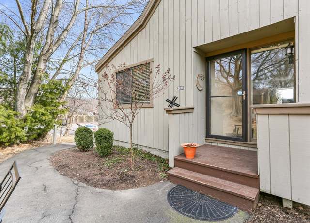 Property at 173 Midwood Trl Unit B, Stratford, CT 06614, 2 beds, 2 baths