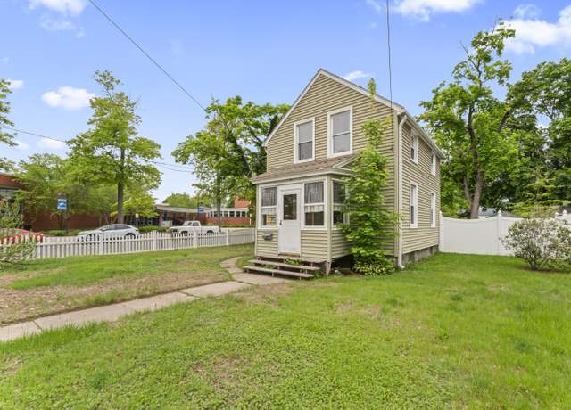 Property at 17 Laurel St, Plainville, CT 06062, 2 beds, 1 bath